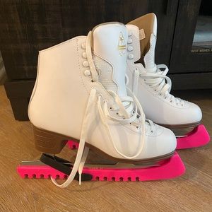 SIZE 9 Women’s Jackson Excel Figure Skates